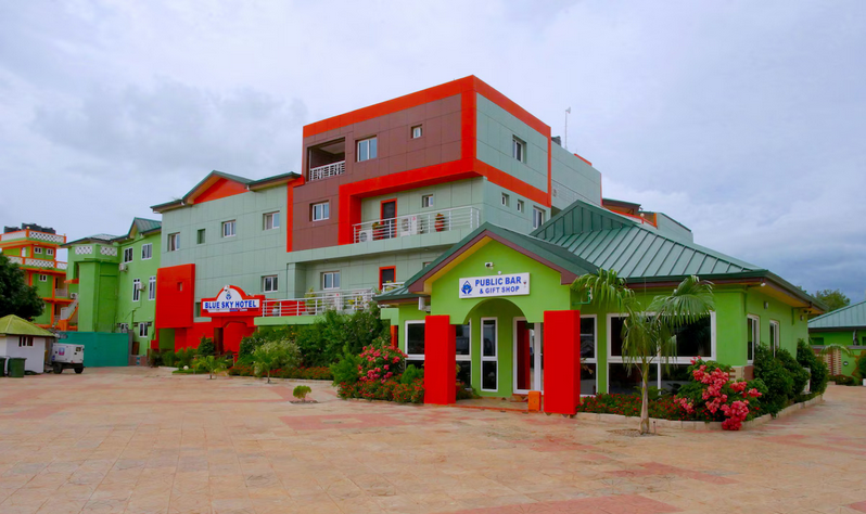 View of the Blue Sky Hotel, Zuarungu/UE.